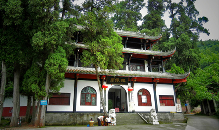 初夏歡樂行，暢游鶴鳴山